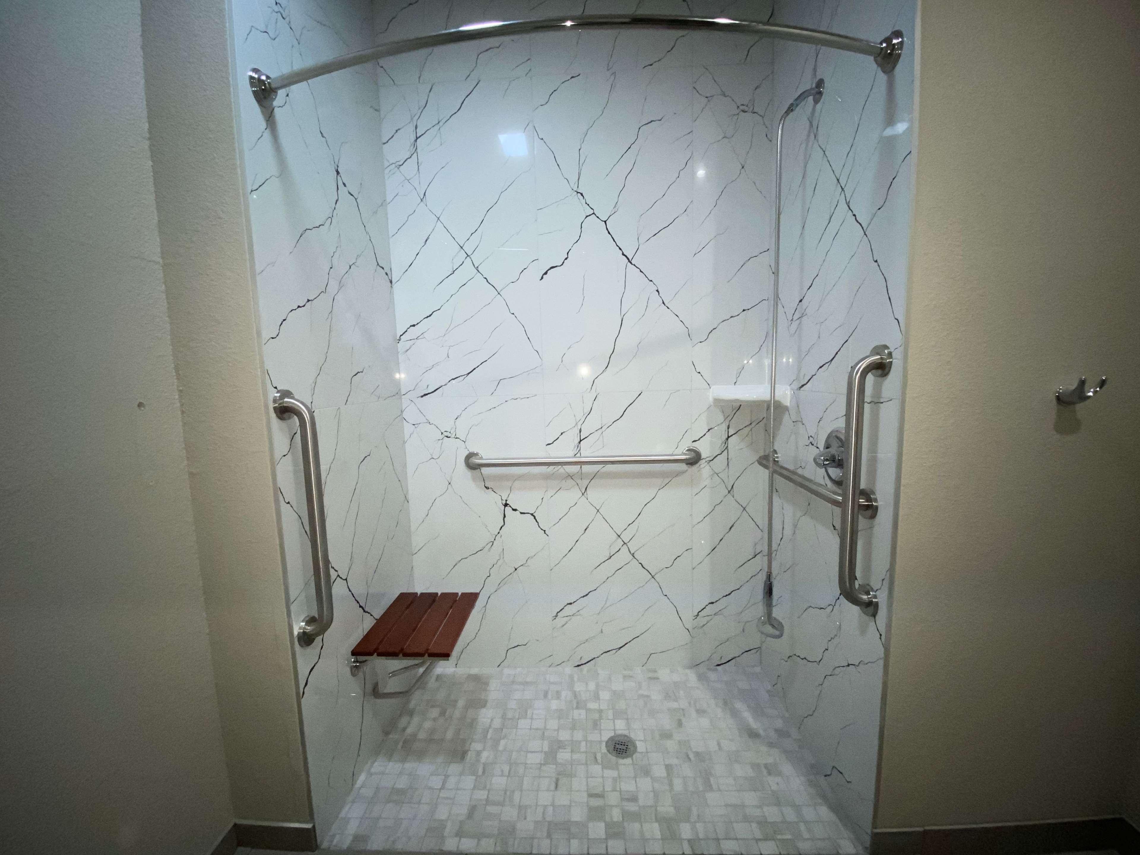 Surestay Plus Hotel By Best Western Ада Экстерьер фото