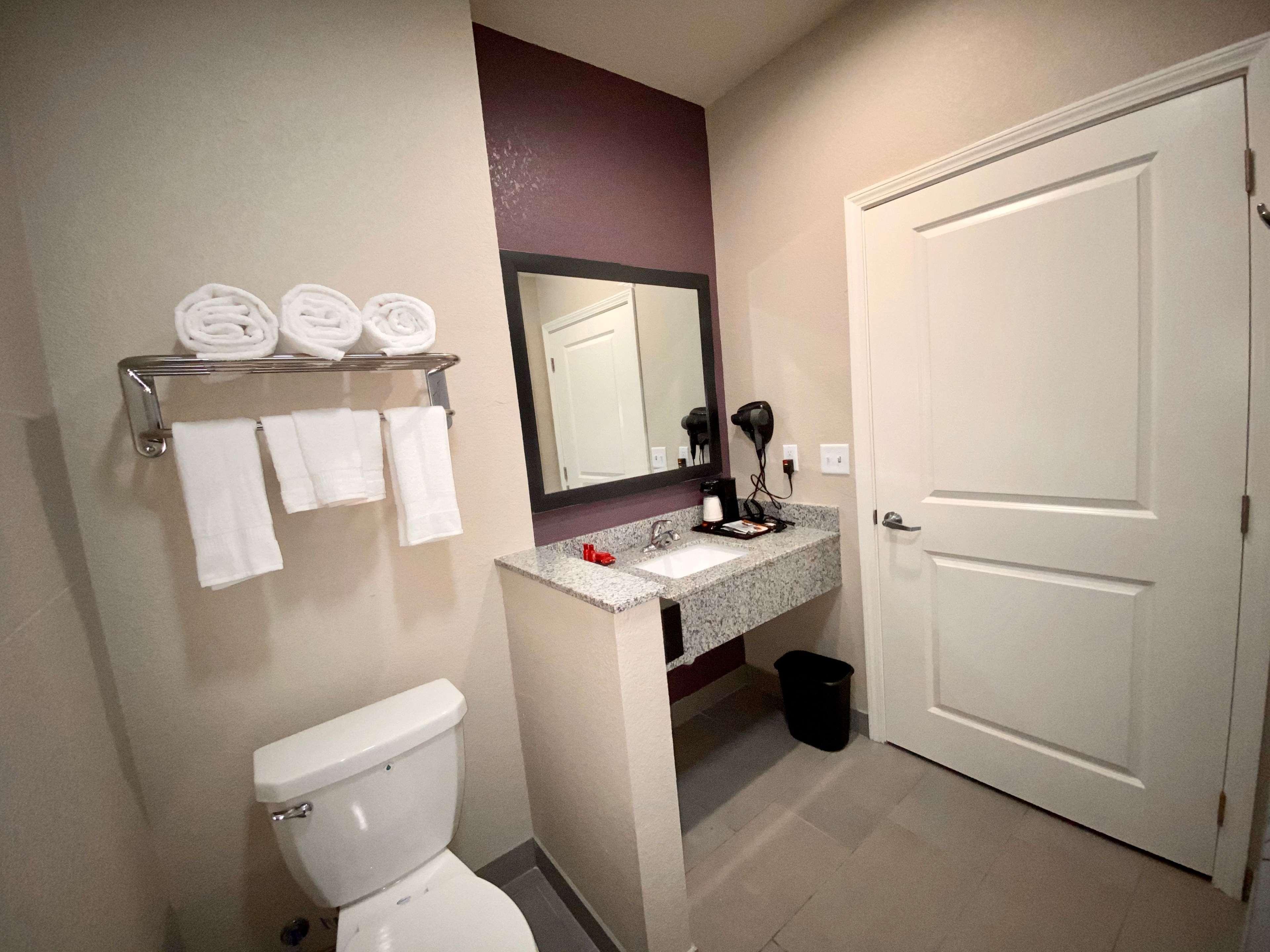 Surestay Plus Hotel By Best Western Ада Экстерьер фото