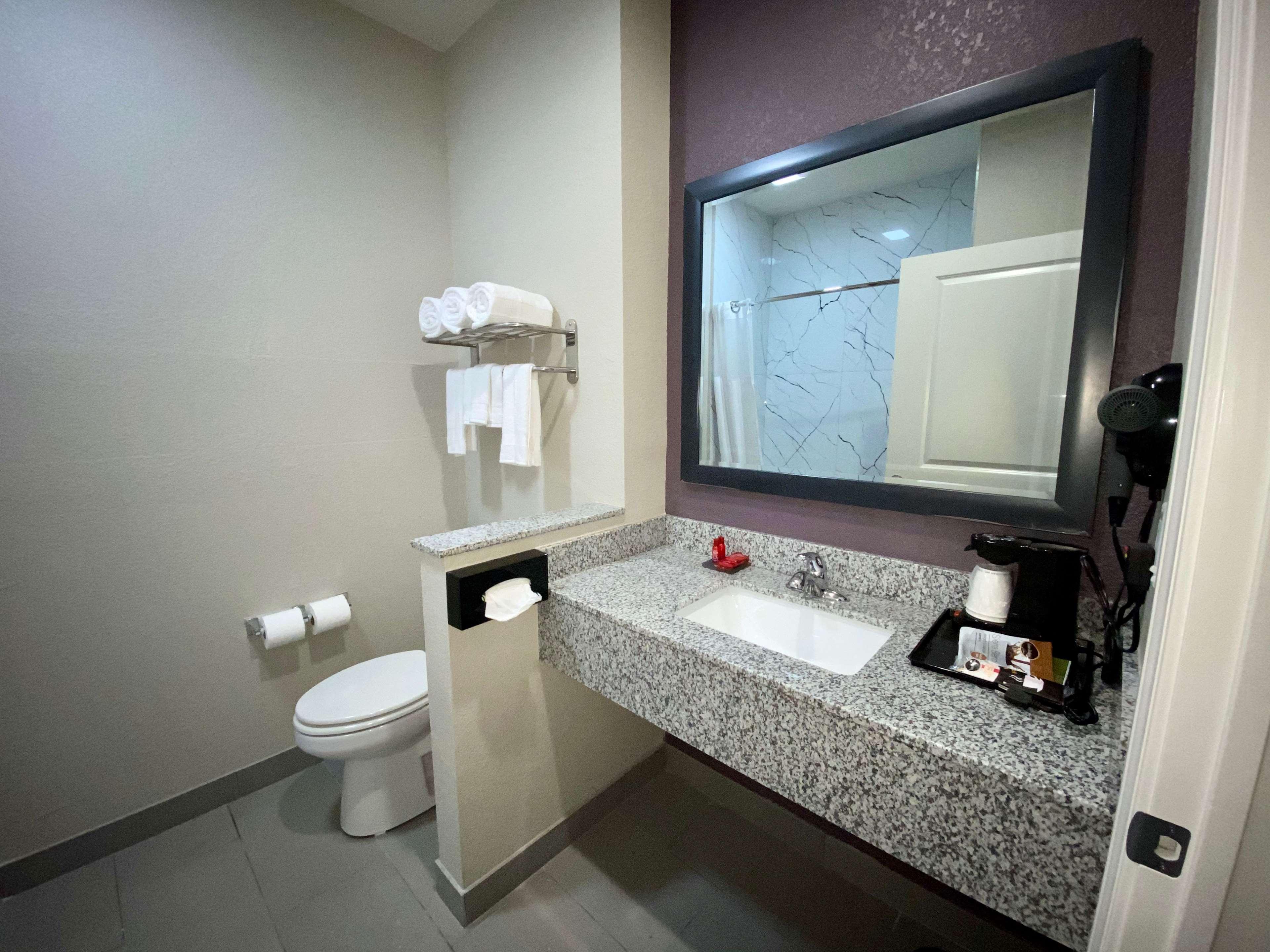 Surestay Plus Hotel By Best Western Ада Экстерьер фото