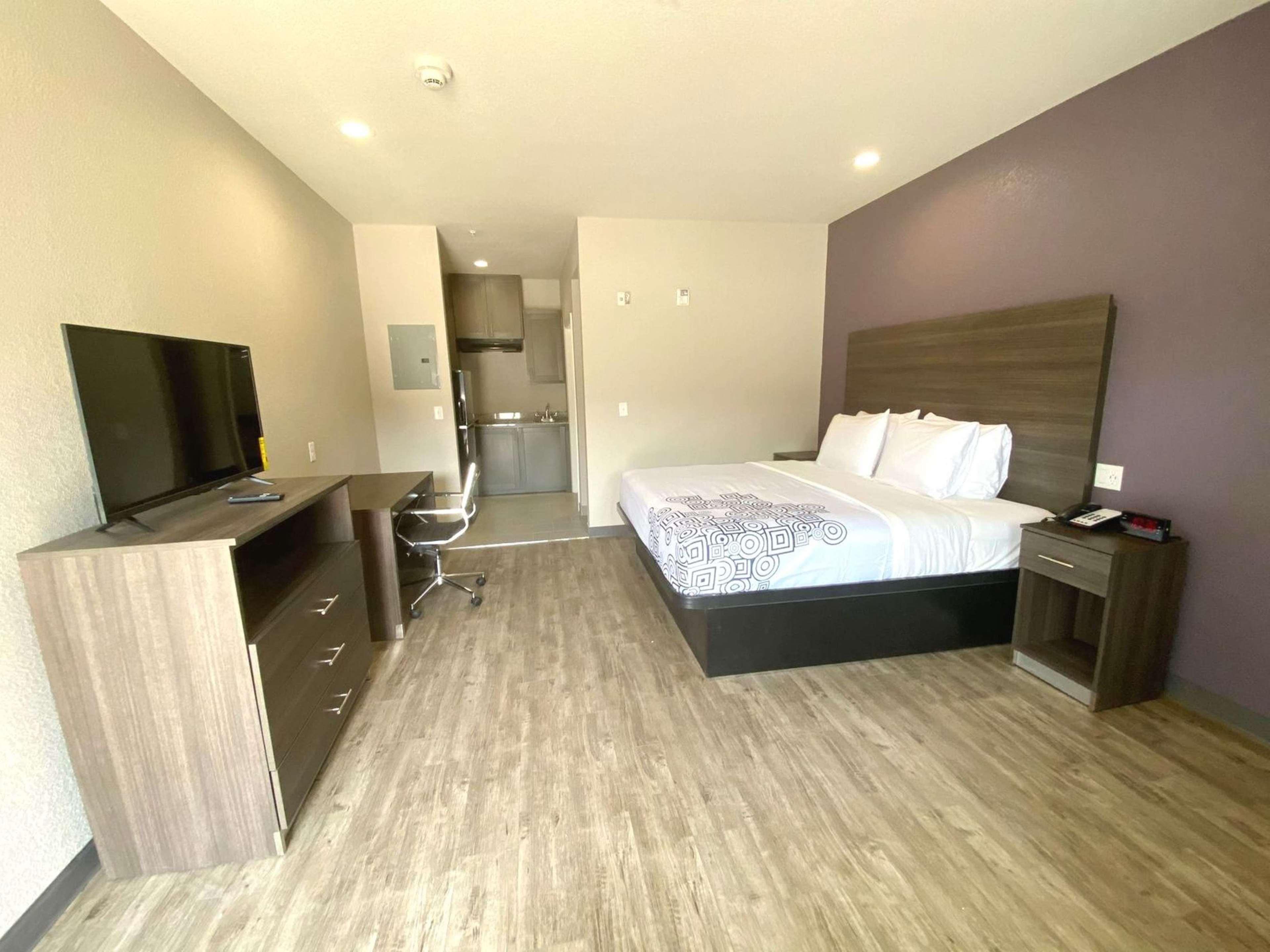 Surestay Plus Hotel By Best Western Ада Экстерьер фото